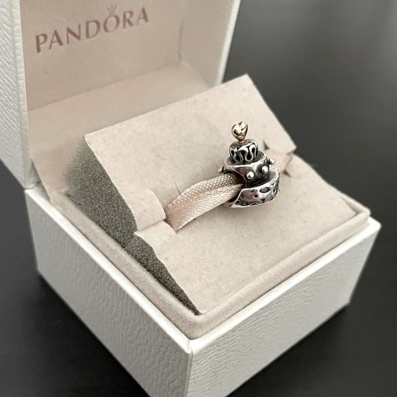 Pandora celebration cake charm - Picture 2 of 2